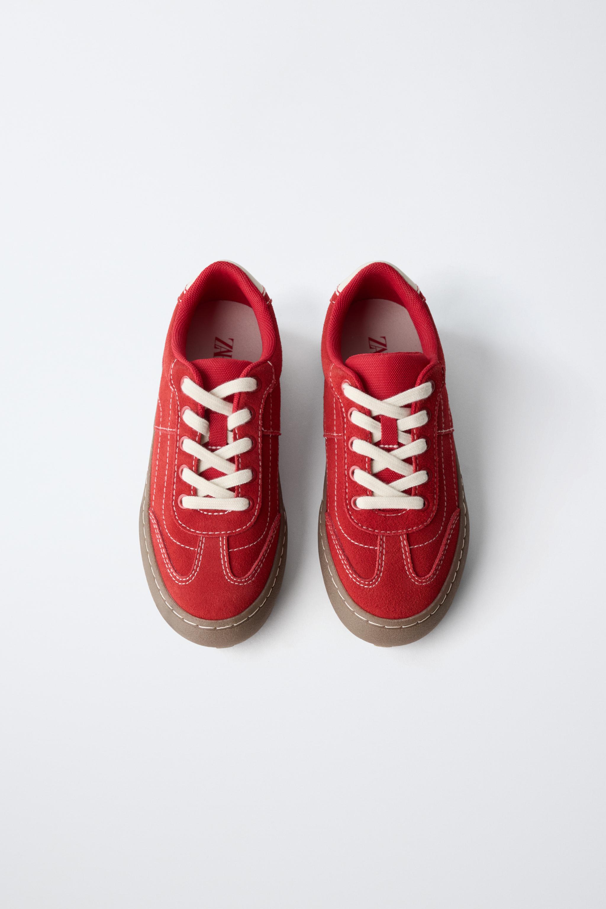 CONTRAST SNEAKERS